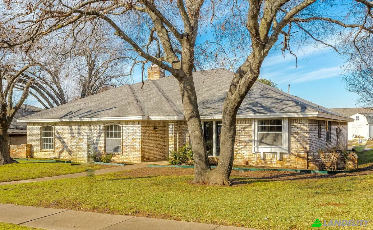 Single Family Home for Sale 1905 Fresno Rd, Plano, Collin County, Texas, United States, TX 75074, USA. Photo 1