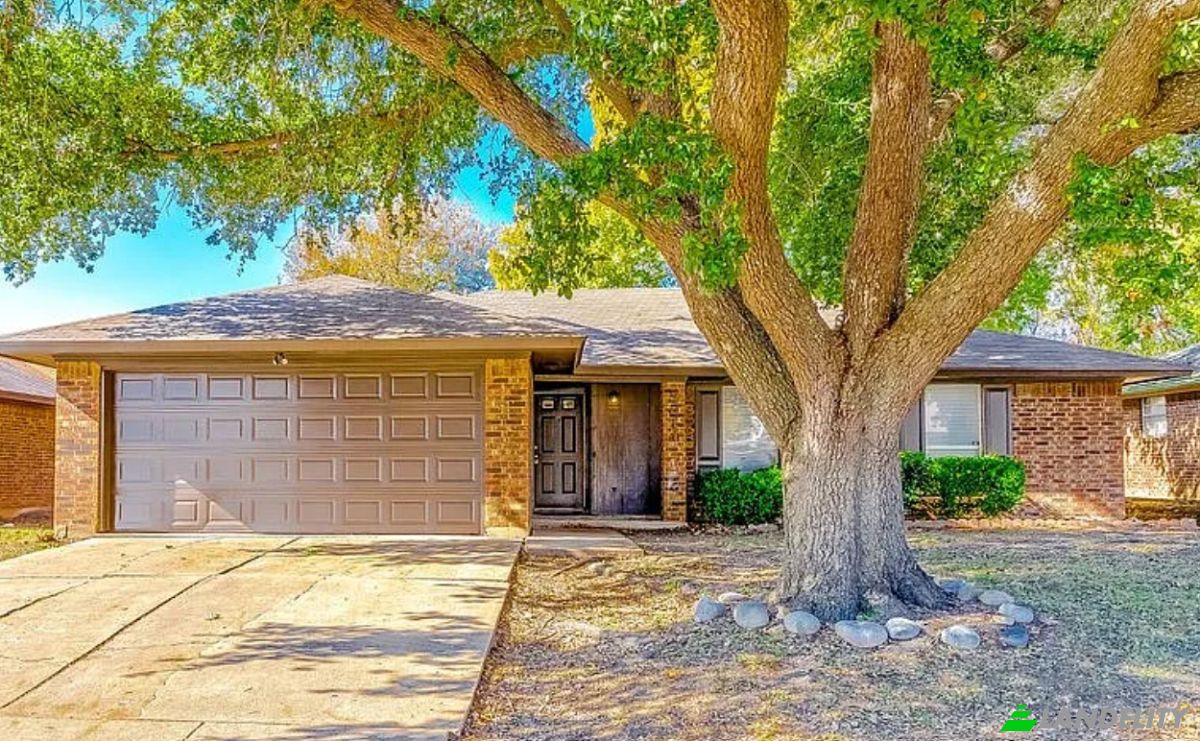 Dom jednorodzinny na sprzedaż 5314 Tamarack Ct, Arlington, Tarrant County, Texas, United States, TX 76018, USA. Zdjęcie 1
