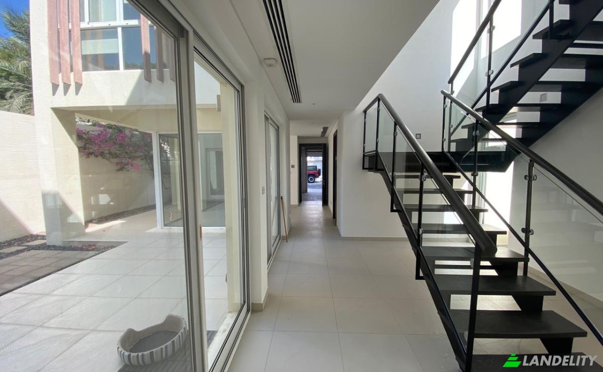 Villa for Sale Seeb, Muscat, Muscat Governorate, Oman. Photo 13