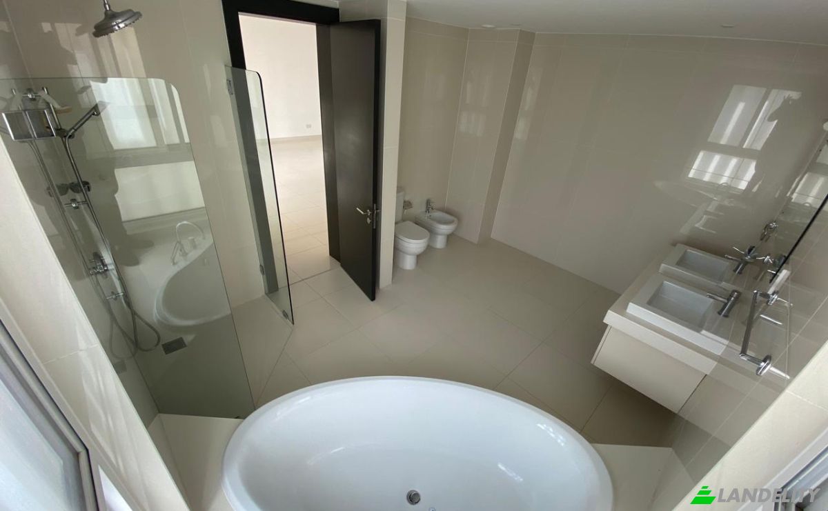 Villa for Sale Seeb, Muscat, Muscat Governorate, Oman. Photo 3
