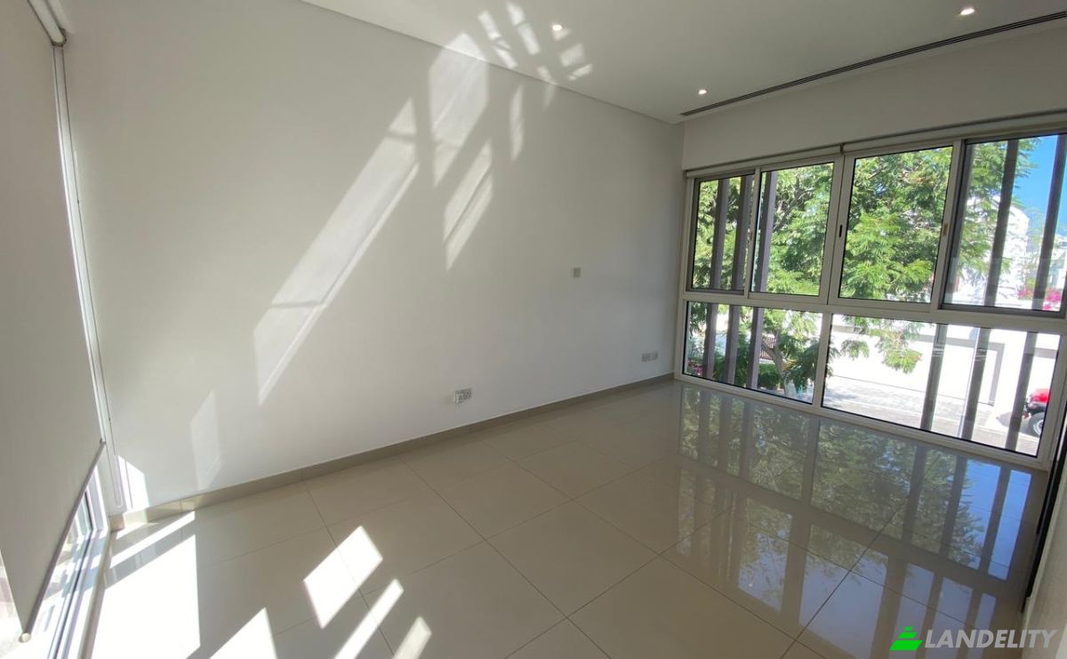 Villa for Sale Seeb, Muscat, Muscat Governorate, Oman. Photo 4