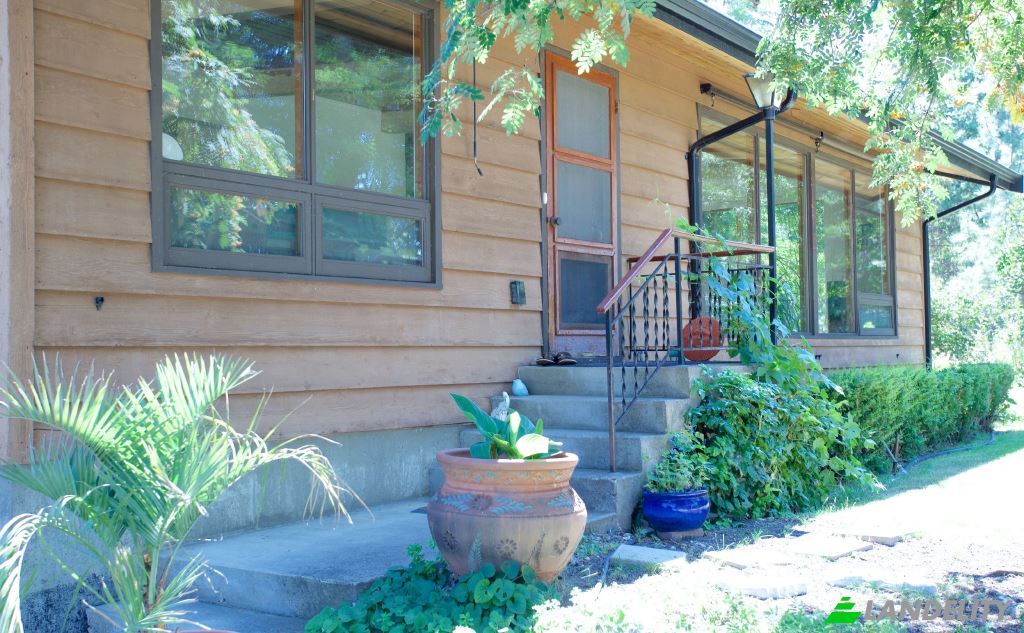 Single Family Home for Sale Hall Rd, Kelowna, Central Okanagan, British Columbia, Canada. Photo 3