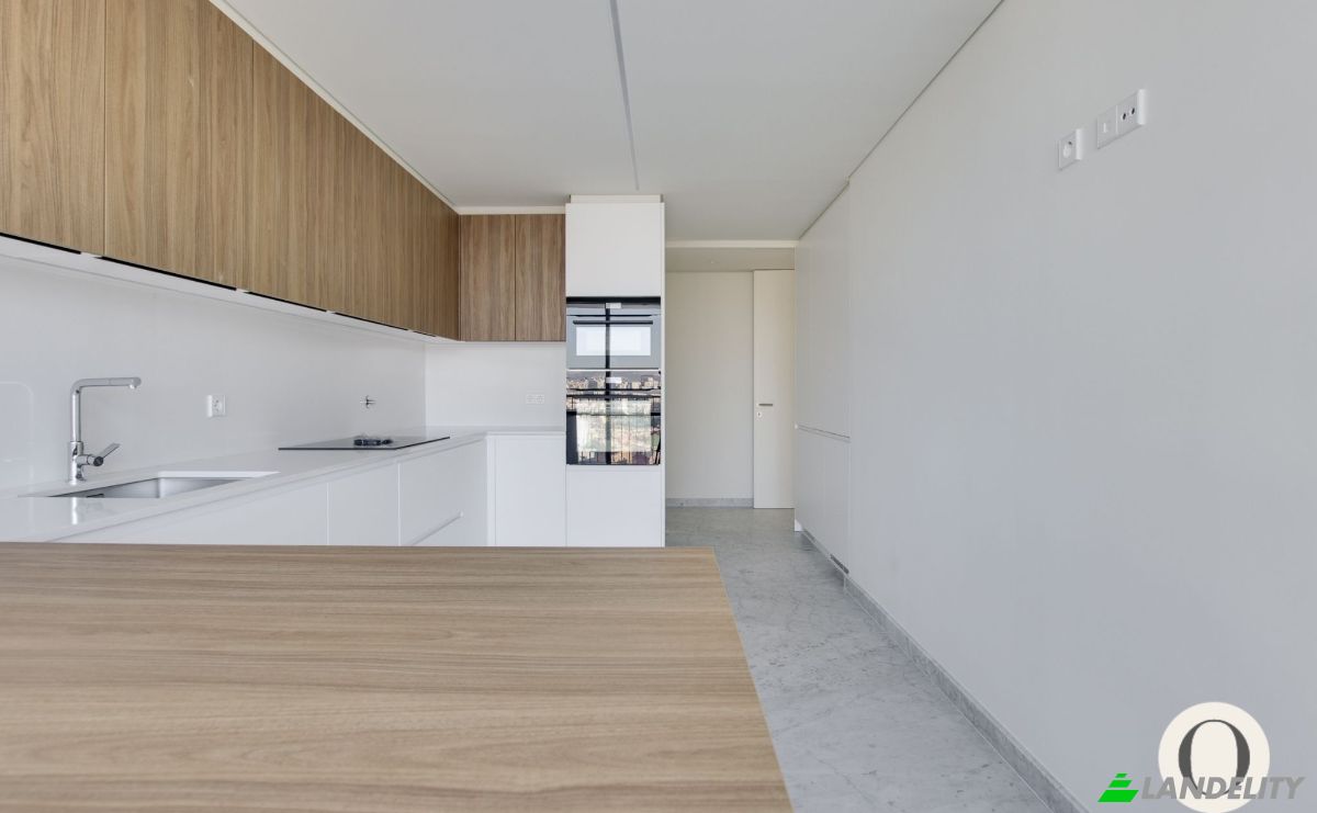 Condo for Sale R de Campolide S, 1070-034 Lisboa, Lisbon, Portugal. Photo 5