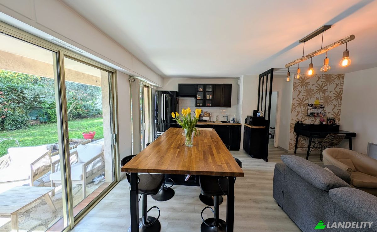 Apartamento à venda 38 Chem de la Pierre Droite, 06140 Vence, Vence, Alpes-Maritimes, Provence-Alpes-Cote dAzur, France. foto 1