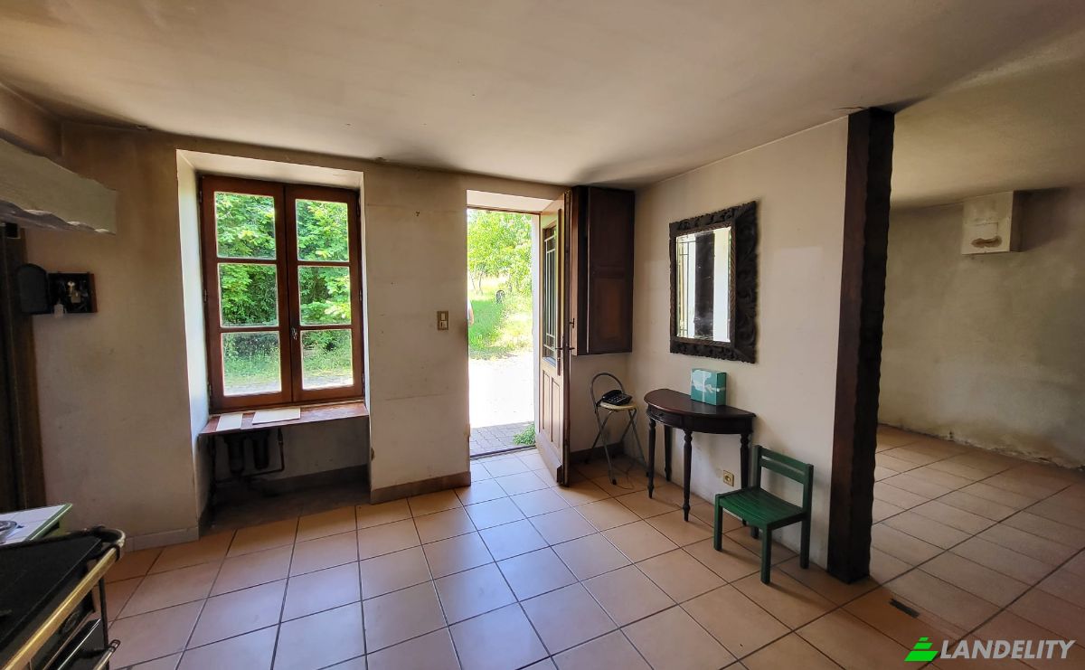 Maison de ville à vendre 44 Rue de la Poste, 79230 Saint-Martin-de-Bernegoue, Saint-Martin-de-Bernegoue, Deux-Sèvres, Nouvelle-Aquitaine, France. Photo 3