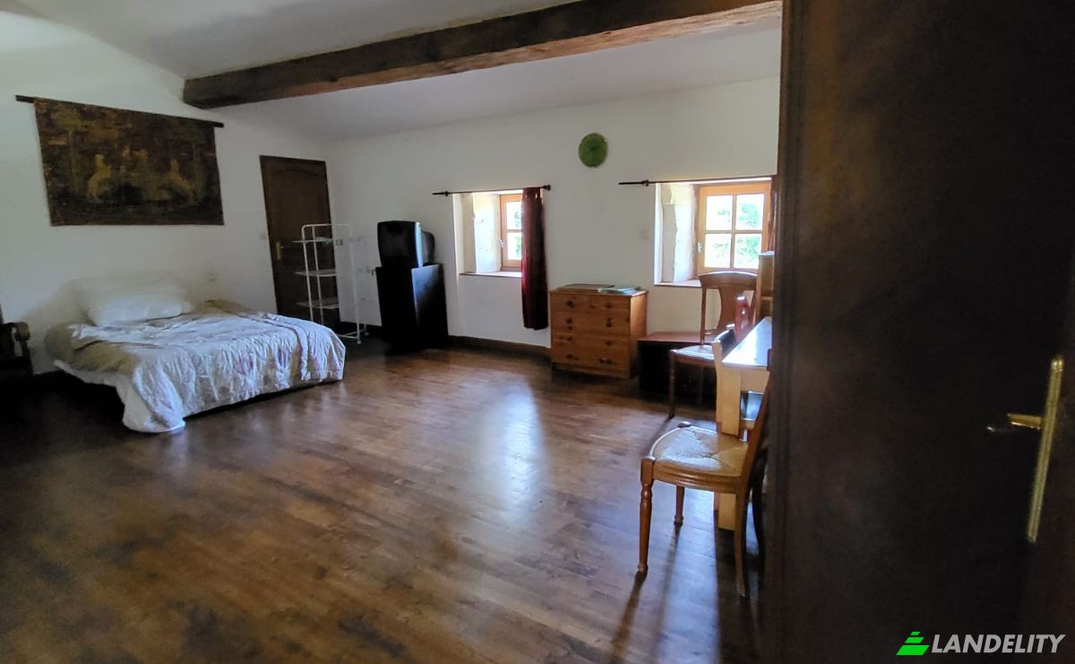 Maison de ville à vendre 44 Rue de la Poste, 79230 Saint-Martin-de-Bernegoue, Saint-Martin-de-Bernegoue, Deux-Sèvres, Nouvelle-Aquitaine, France. Photo 4