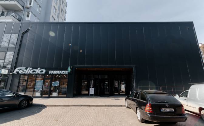 Commercial Building for Sale - Ungheni, Moldova