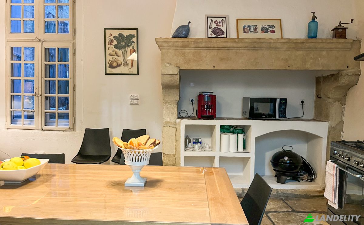 Townhouse for Sale 8 Rue des Fours, 30250 Sommieres, Sommieres, Gard, Occitanie, France. Photo 5