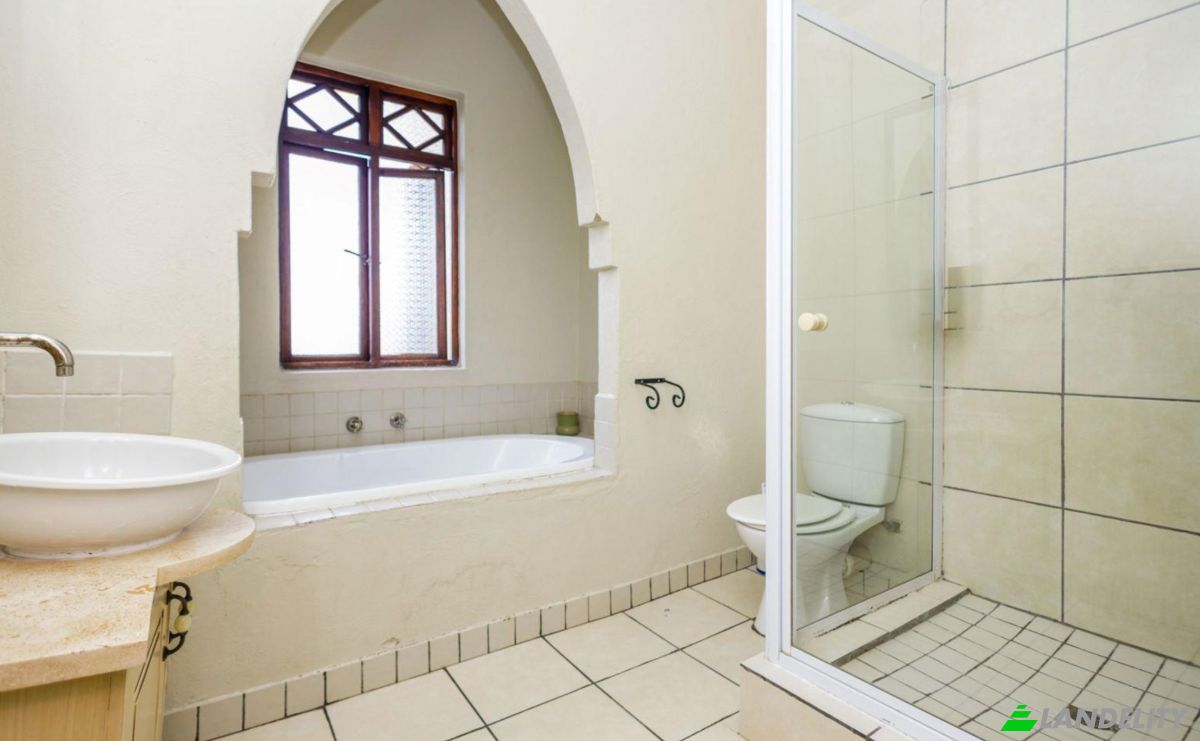 Townhouse for Sale 698 Whispering Straights Rd, Eagle Canyon Golf Estate, Honeydew, 2170, Roodepoort, City of Johannesburg Metropolitan Municipality, Gauteng, South Africa. Photo 14