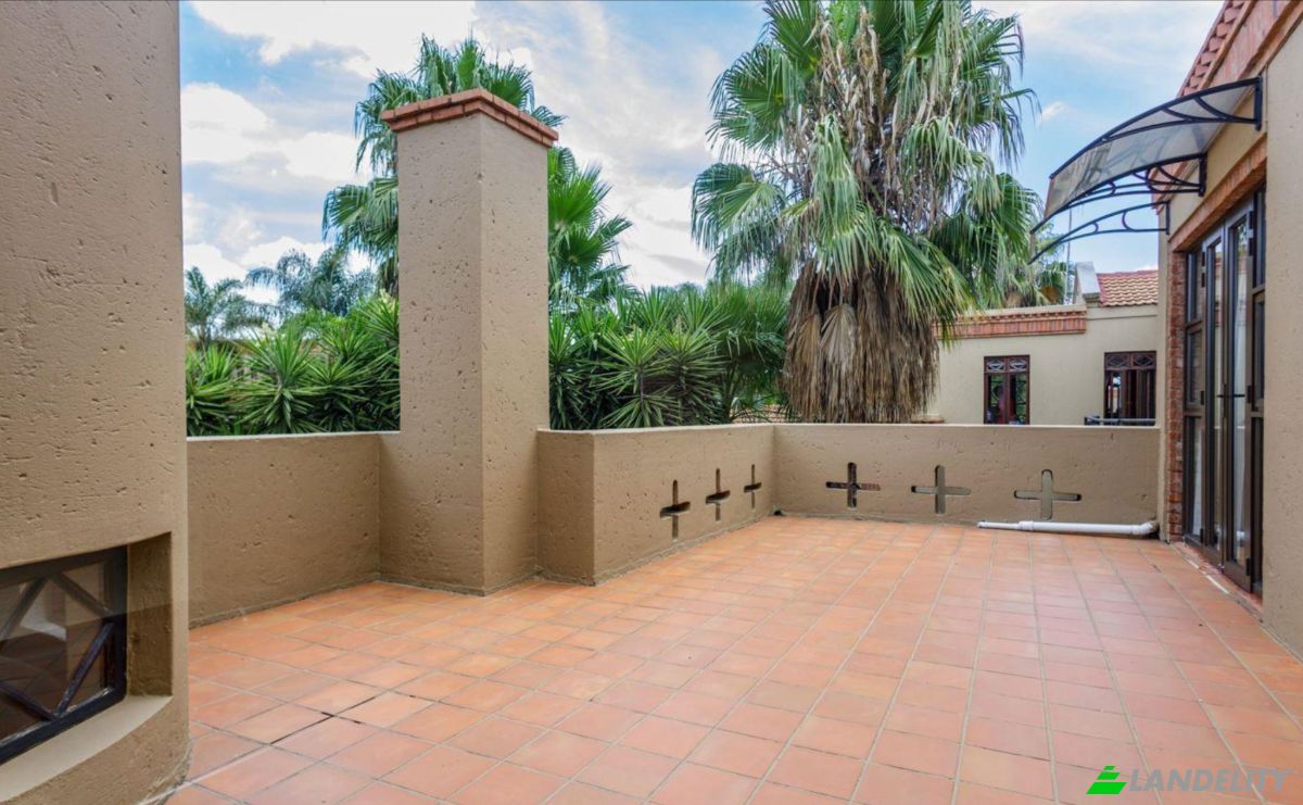 Townhouse for Sale 698 Whispering Straights Rd, Eagle Canyon Golf Estate, Honeydew, 2170, Roodepoort, City of Johannesburg Metropolitan Municipality, Gauteng, South Africa. Photo 4