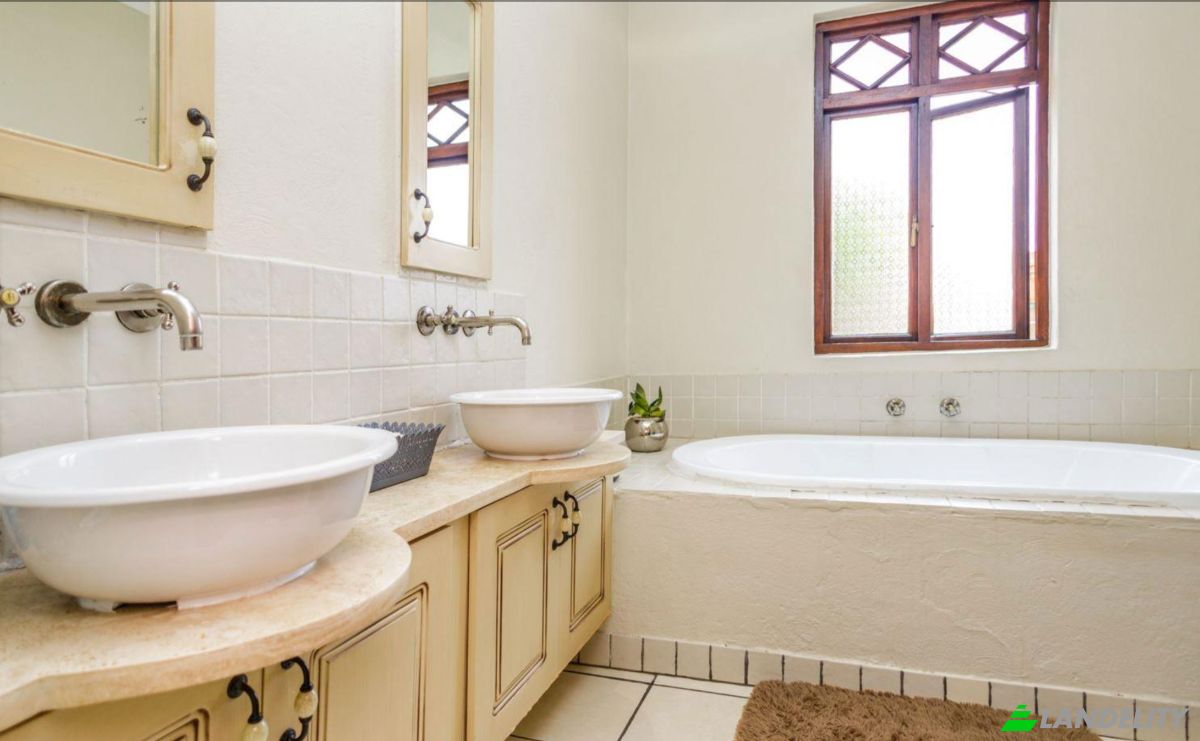 Townhouse for Sale 698 Whispering Straights Rd, Eagle Canyon Golf Estate, Honeydew, 2170, Roodepoort, City of Johannesburg Metropolitan Municipality, Gauteng, South Africa. Photo 6