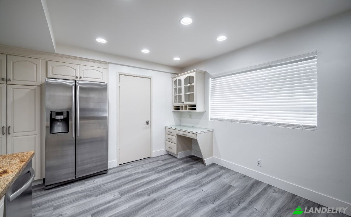 Condo for Sale 13220 Admiral Ave, Marina Del Rey, CA 90292, USA, Los Angeles, Los Angeles County, California, United States. Photo 10