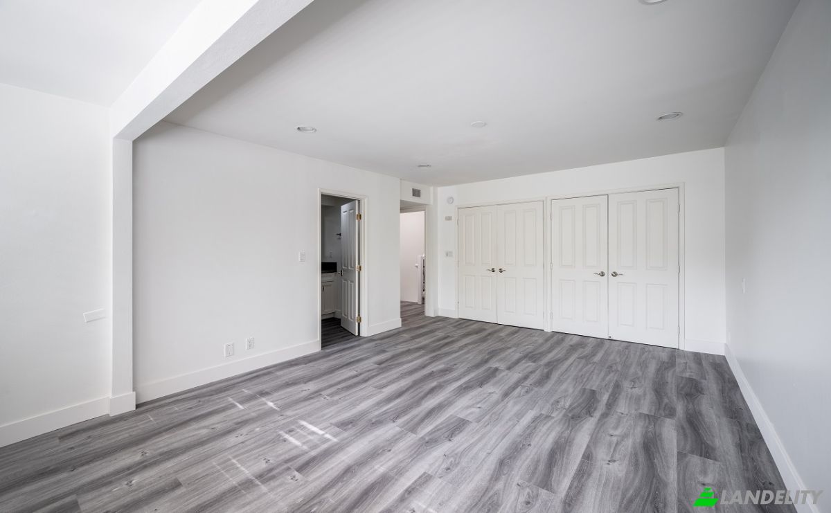 Condo for Sale 13220 Admiral Ave, Marina Del Rey, CA 90292, USA, Los Angeles, Los Angeles County, California, United States. Photo 15