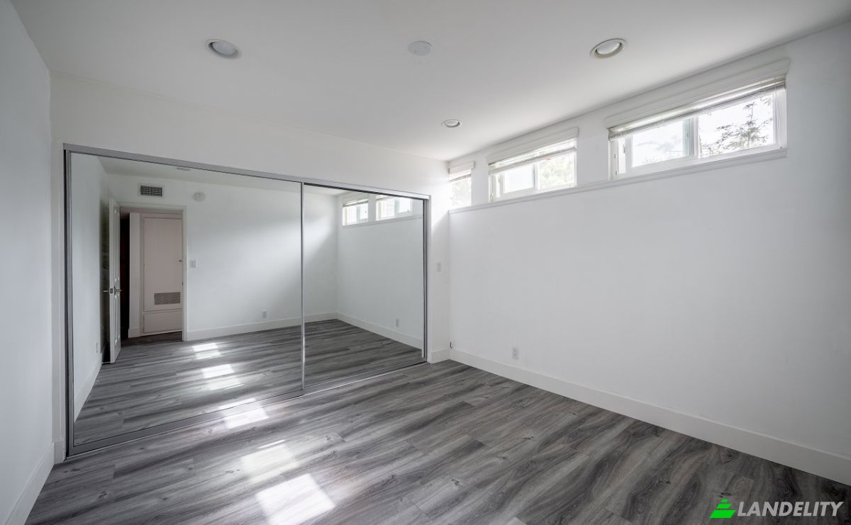 Condo for Sale 13220 Admiral Ave, Marina Del Rey, CA 90292, USA, Los Angeles, Los Angeles County, California, United States. Photo 18
