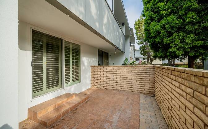 Condo for Sale 13220 Admiral Ave, Marina Del Rey. Photo#3 Condo for Sale 13220 Admiral Ave, Marina Del Rey. Photo#3