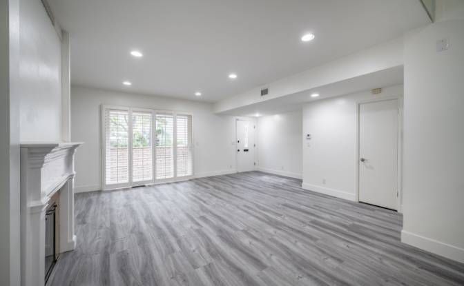 Condo for Sale 13220 Admiral Ave, Marina Del Rey. Photo#5 Condo for Sale 13220 Admiral Ave, Marina Del Rey. Photo#5