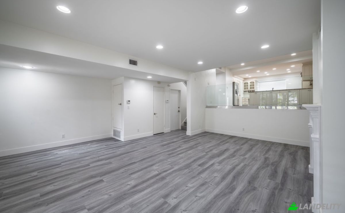 Condo for Sale 13220 Admiral Ave, Marina Del Rey, CA 90292, USA, Los Angeles, Los Angeles County, California, United States. Photo 6