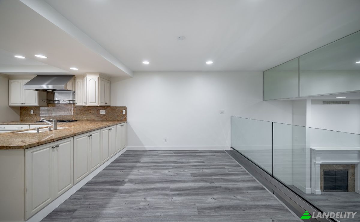 Condo for Sale 13220 Admiral Ave, Marina Del Rey, CA 90292, USA, Los Angeles, Los Angeles County, California, United States. Photo 7