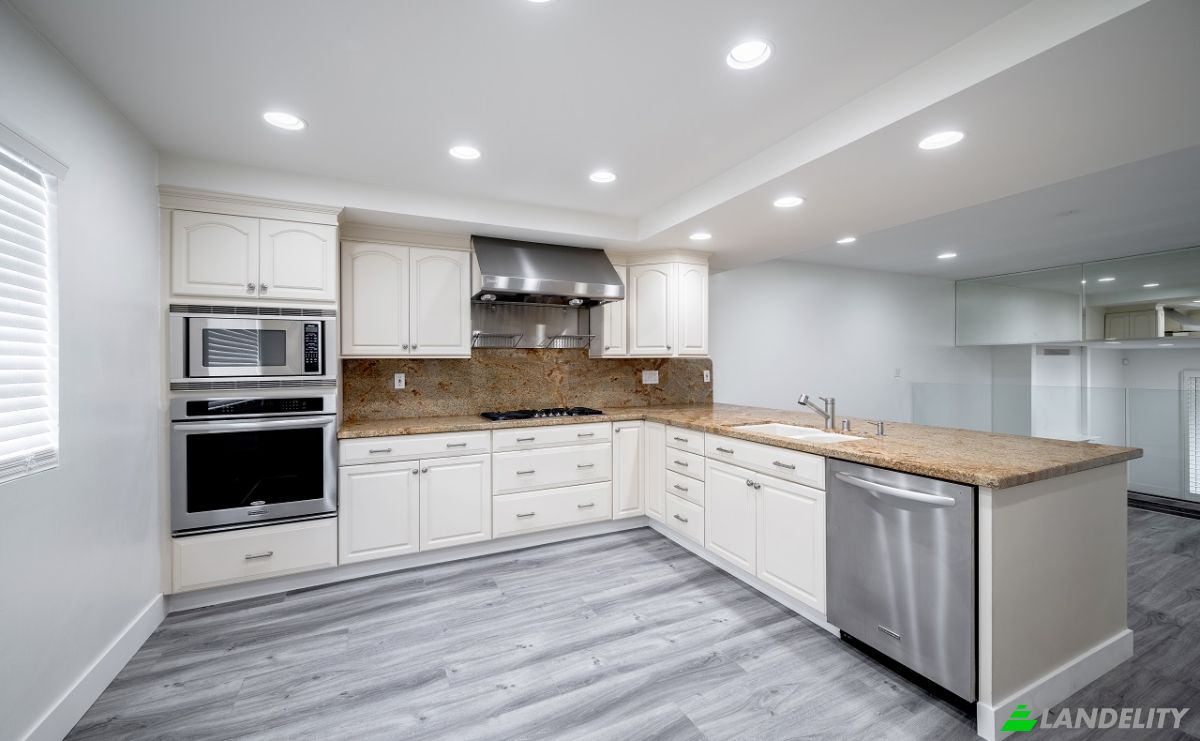 Condo for Sale 13220 Admiral Ave, Marina Del Rey, CA 90292, USA, Los Angeles, Los Angeles County, California, United States. Photo 9