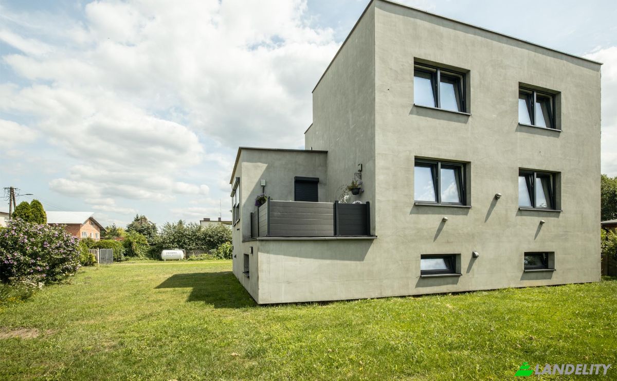 Villa for Sale Lakowa 31, 98-100 Lask, Lask, Lask County, Lodz Voivodeship, Poland. Photo 3