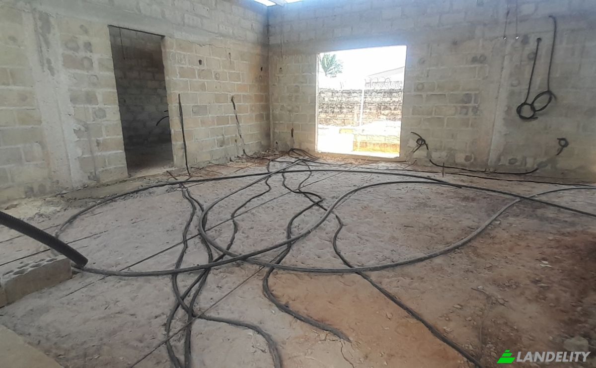 Villa for Sale Route Sans Nom, Pointe-Noire, Pointe Noire, Kouilou, Republic of the Congo. Photo 3