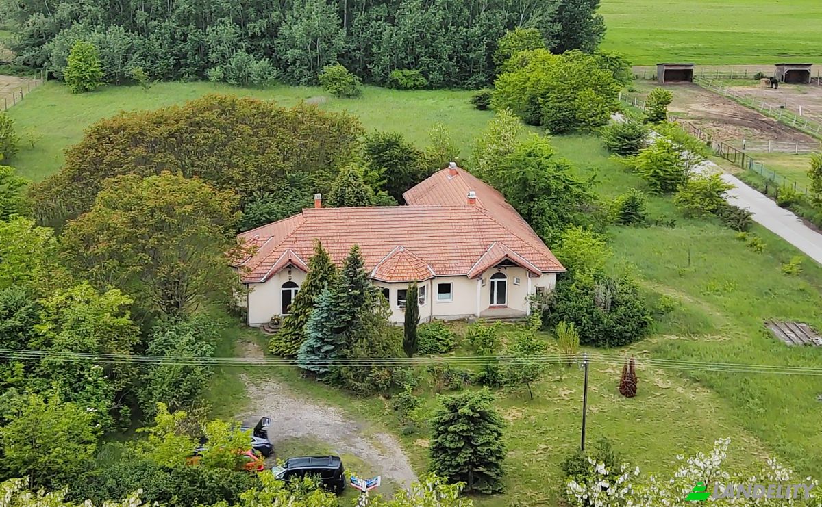 Villa for Sale Aba, Abai, Fejer, Hungary, Hrsz 63Sz Fout 093 6, 8127 Hungary. Photo 2
