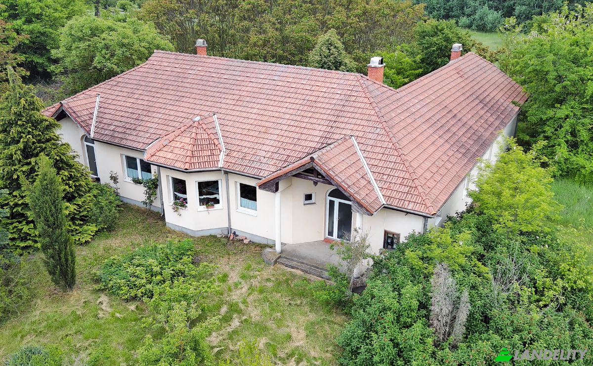 Villa for Sale Aba, Abai, Fejer, Hungary, Hrsz 63Sz Fout 093 6, 8127 Hungary. Photo 3