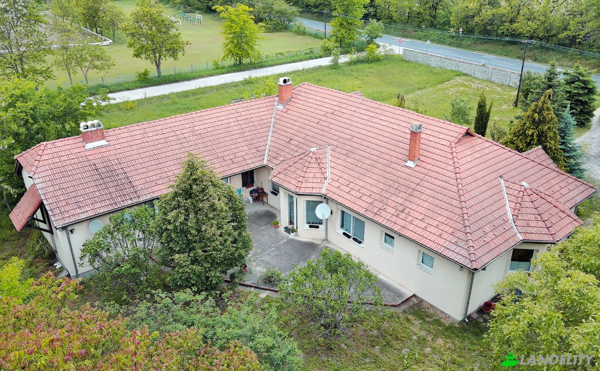 Villa for Sale Aba, Abai, Fejer, Hungary, Hrsz 63Sz Fout 093 6, 8127 Hungary. Photo 5