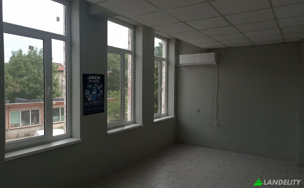 Commercial Building for Sale Tsentar, ul III-mu March 1, 3600 Lom, Lom, Montana Province, Bulgaria. Photo 16
