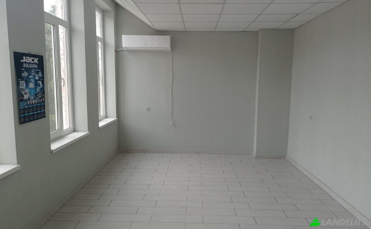 Commercial Building for Sale Tsentar, ul III-mu March 1, 3600 Lom, Lom, Montana Province, Bulgaria. Photo 13