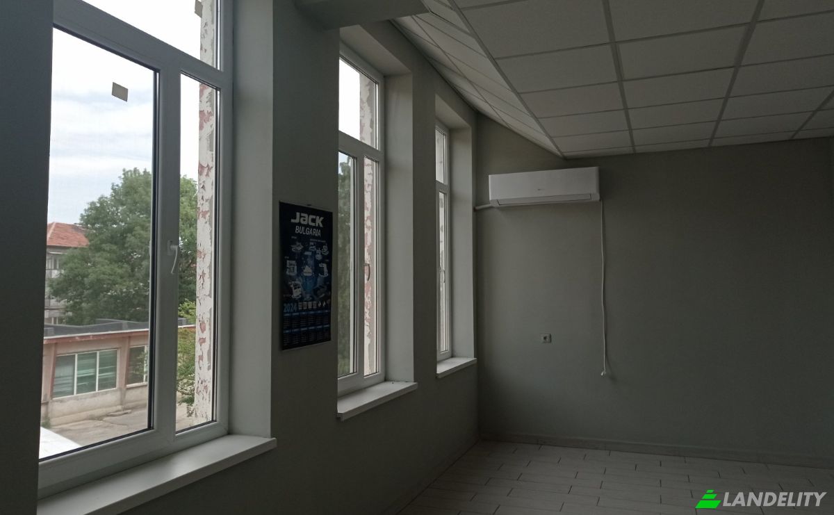 Commercial Building for Sale Tsentar, ul III-mu March 1, 3600 Lom, Lom, Montana Province, Bulgaria. Photo 15