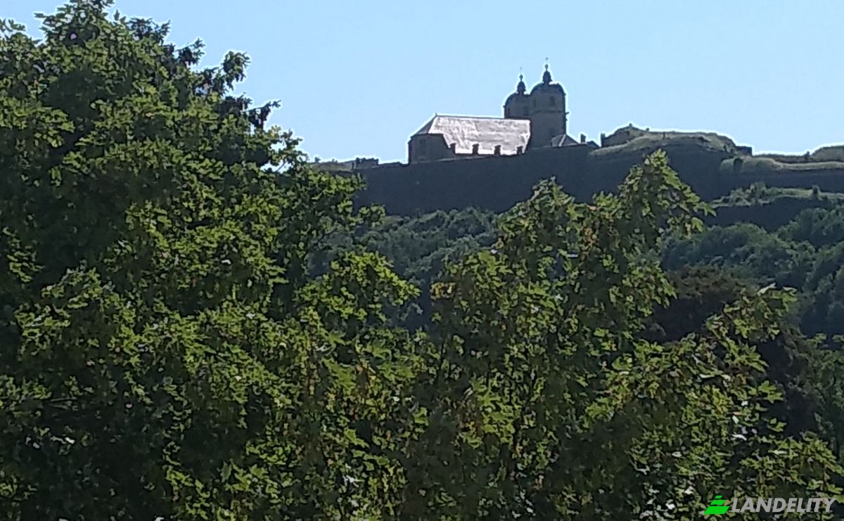 Mansion for Sale 11 Rue General de Gaulle, 55600 Montmedy, Montmedy, Meuse, Grand Est, France. Photo 13