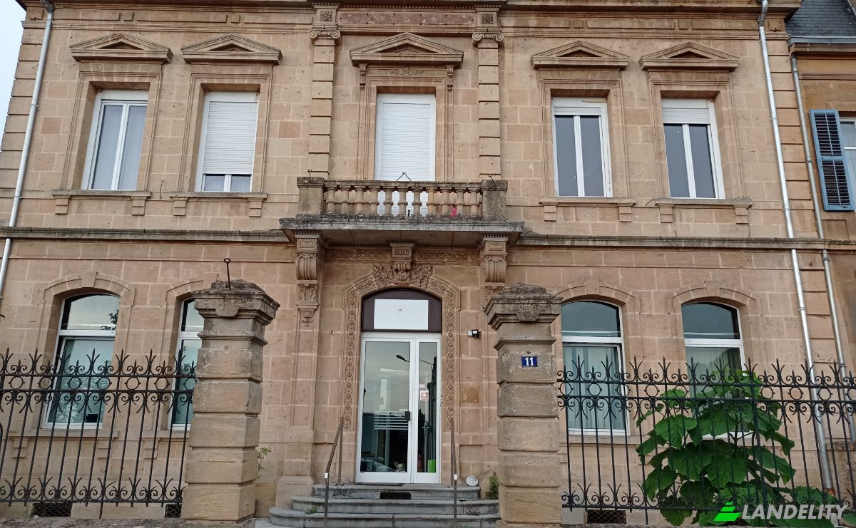 Mansion for Sale 11 Rue General de Gaulle, 55600 Montmedy, Montmedy, Meuse, Grand Est, France. Photo 2
