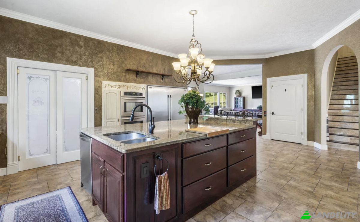Single Family Home for Sale 200 Barnes Ln, Branson, MO 65616, USA, MARVEL CAV PK, Taney County, Missouri, United States. Photo 9
