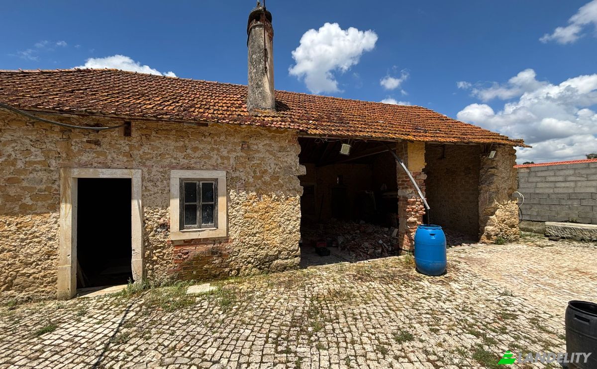 Farm/Ranch for Sale R do Pardeeiro 8, 2440 Batalha, Batalha, Leiria District, Portugal. Photo 4
