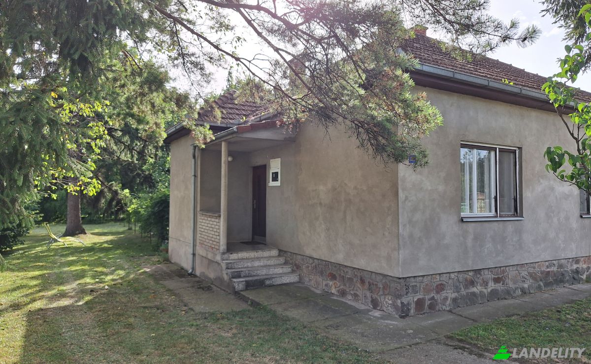 Single Family Home for Sale Save Jovanovica Dese 9, Vrdnik, Srem District, Vojvodina, Serbia. Photo 2