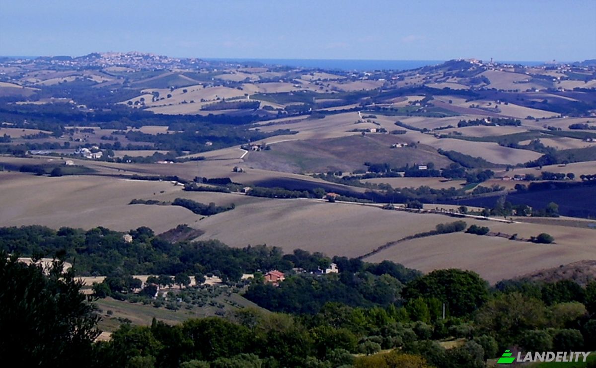 Farm/Ranch for Sale Campi Lunghi, 62011 Cingoli MC, Cingoli, Province of Macerata, Marche, Italy. Photo 3