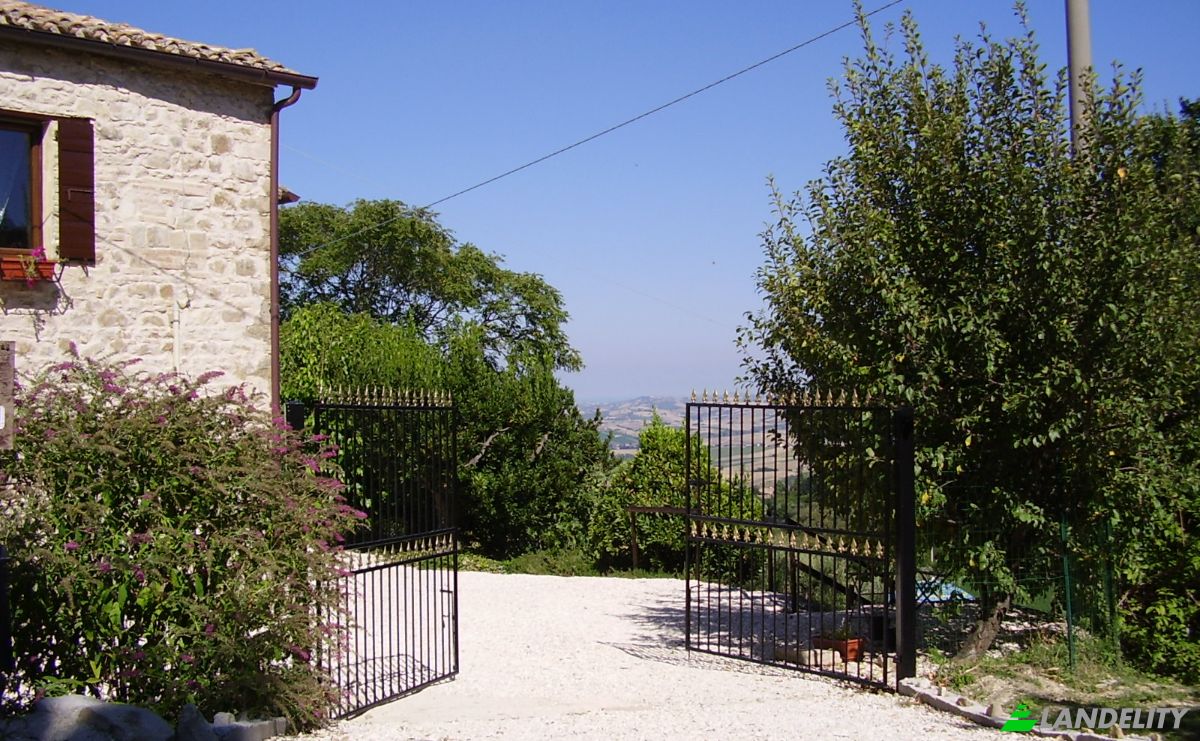 Farm/Ranch for Sale Campi Lunghi, 62011 Cingoli MC, Cingoli, Province of Macerata, Marche, Italy. Photo 4