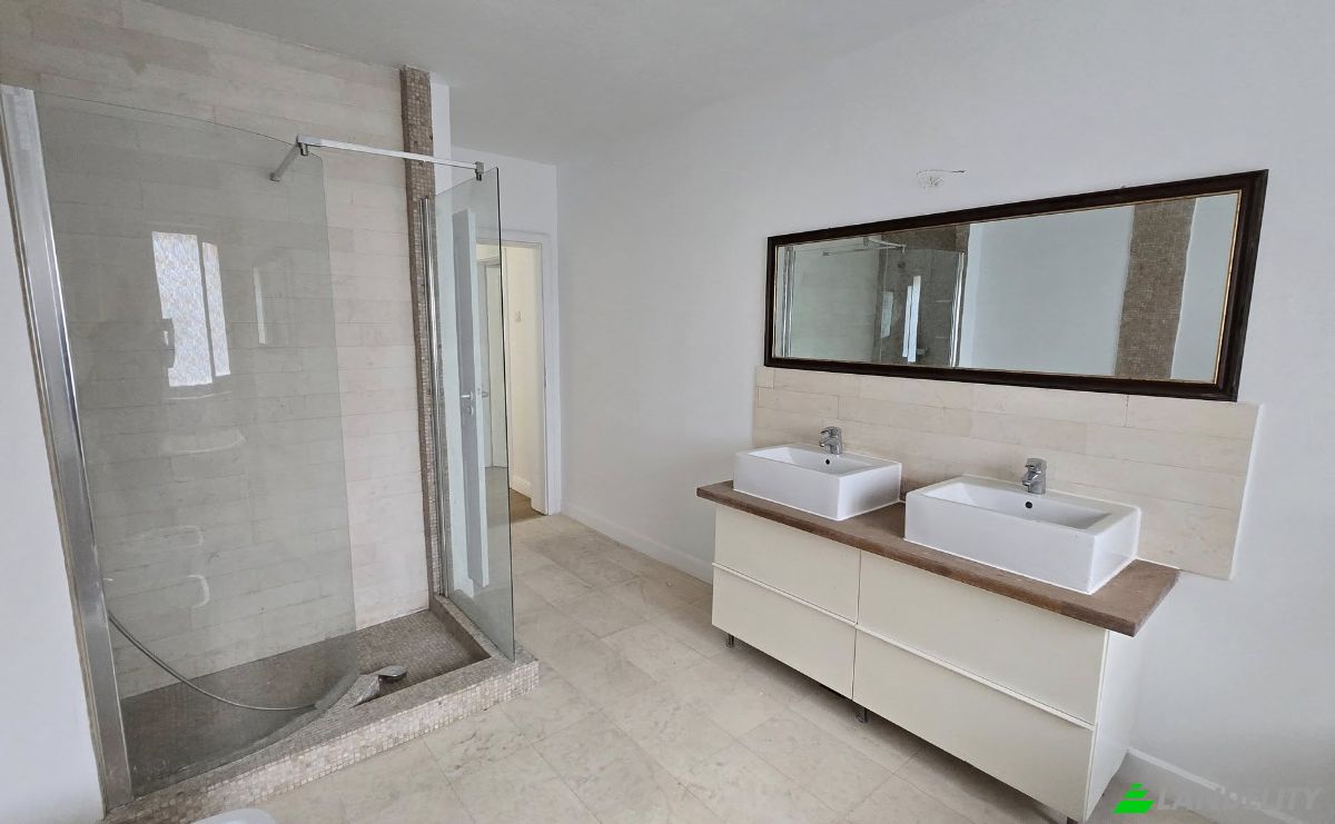 Apartment for Sale Strada Elena Vacarescu 21, Bucuresti 077190, Bucharest, Romania. Photo 3