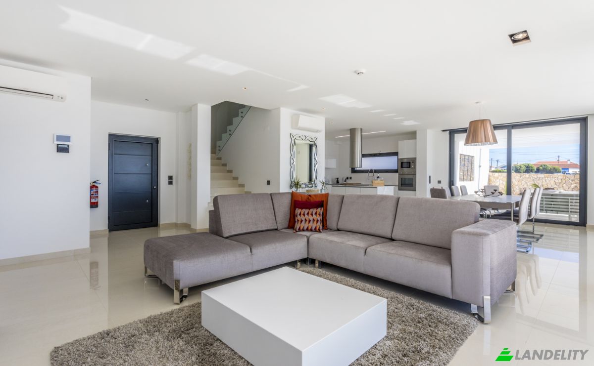 Villa for Sale R da Figueira 7, 2655-431 Ericeira, Ericeira, Mafra, Lisbon, Portugal. Photo 11