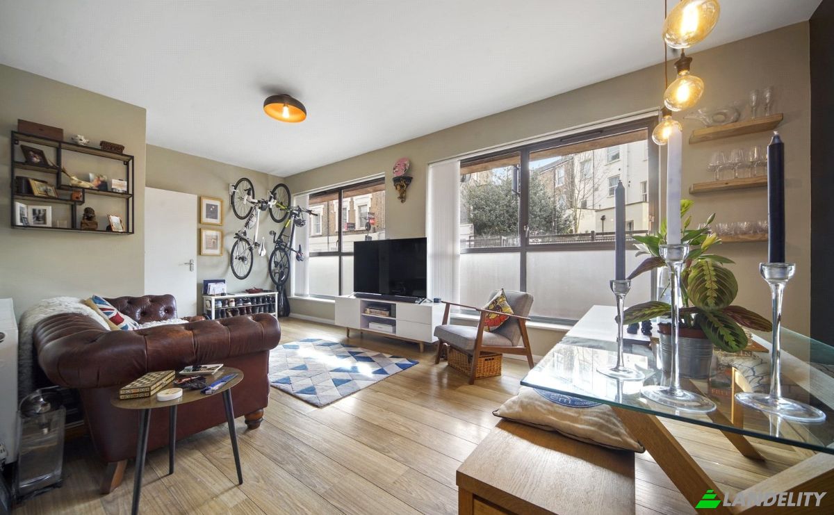 Apartment for Rent R Arco do Carvalhao 38, 1070-009 Lisboa, Lisbon, Portugal. Photo 1