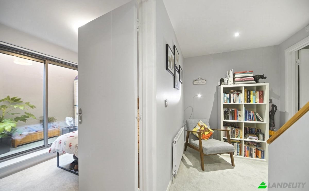 Apartment for Rent R Arco do Carvalhao 38, 1070-009 Lisboa, Lisbon, Portugal. Photo 12