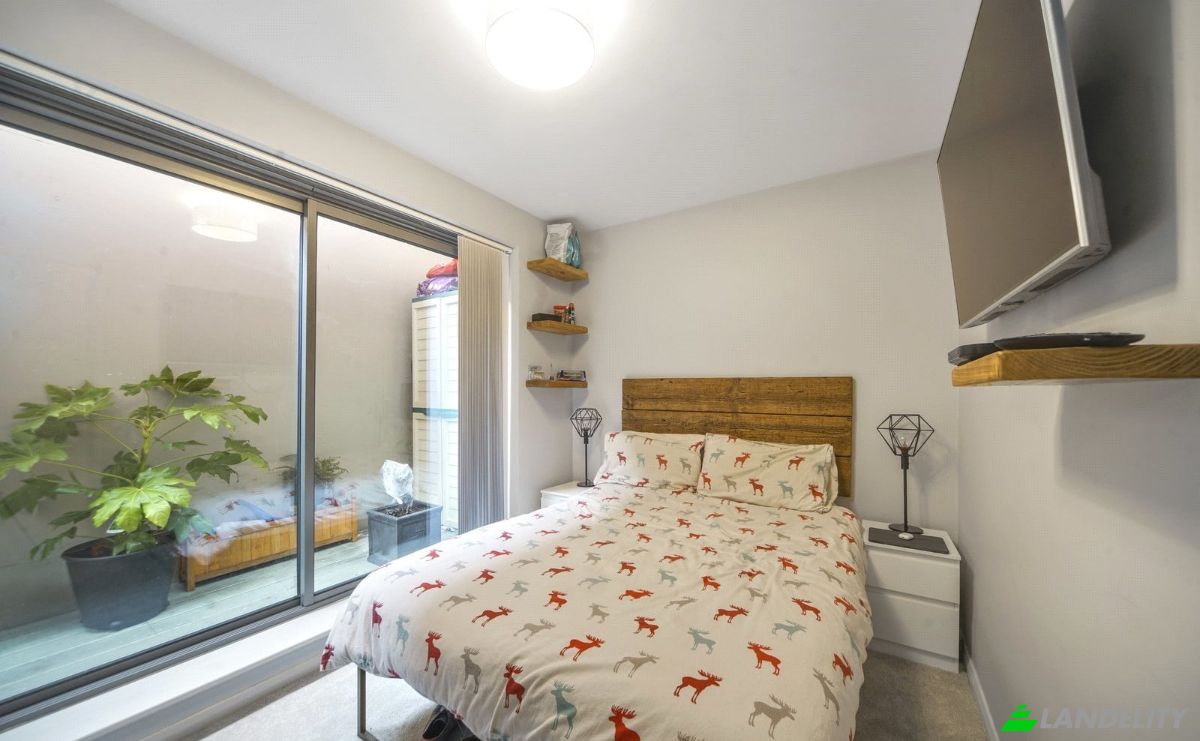 Apartment for Rent R Arco do Carvalhao 38, 1070-009 Lisboa, Lisbon, Portugal. Photo 13