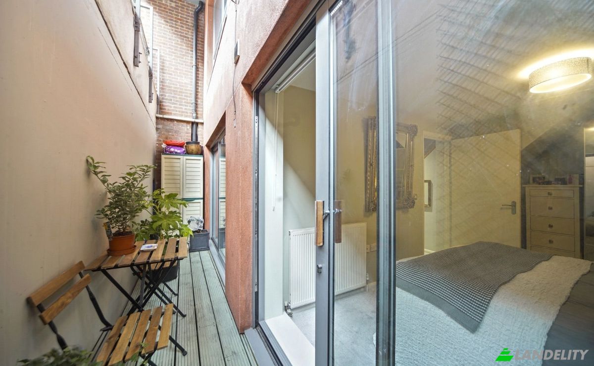 Apartment for Rent R Arco do Carvalhao 38, 1070-009 Lisboa, Lisbon, Portugal. Photo 15