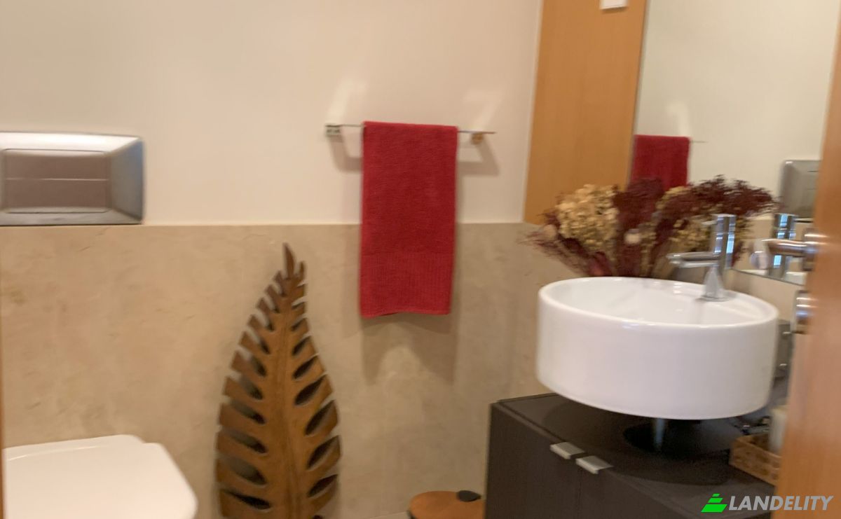 Apartment for Sale R do Aleixo 259, 4150-042 Porto, Porto, Porto District, Portugal. Photo 11