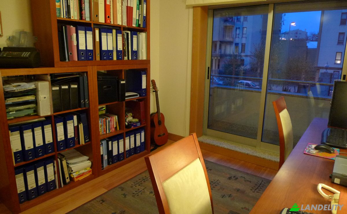 Apartment for Sale R do Aleixo 259, 4150-042 Porto, Porto, Porto District, Portugal. Photo 12