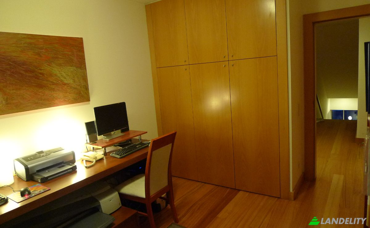 Apartment for Sale R do Aleixo 259, 4150-042 Porto, Porto, Porto District, Portugal. Photo 13