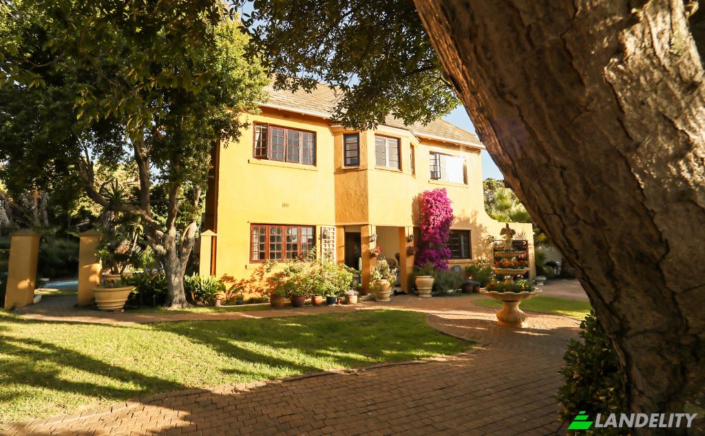 Single Family Home for Sale Langerman Ave, Milnerton, Cape Town, City of Cape Town Metropolitan Municipality, Western Cape, South Africa. Photo 1