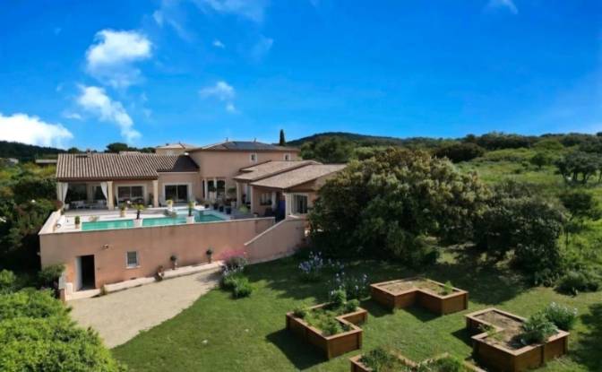 Villa for Sale 33 Rue Jacques Brel. Photo#2