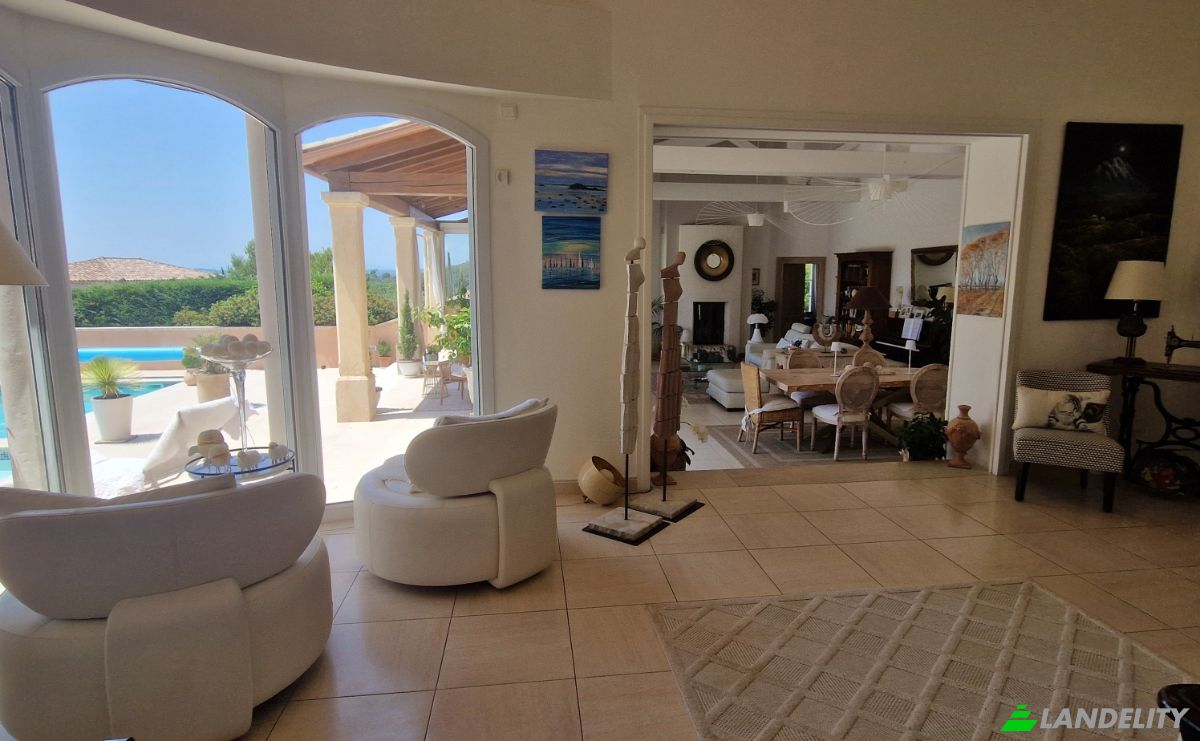 Villa for Sale 33 Rue Jacques Brel, 30700 Saint-Hippolyte-de-Montaigu, Saint-Hippolyte-de-Montaigu, Gard, Occitanie, France. Photo 4